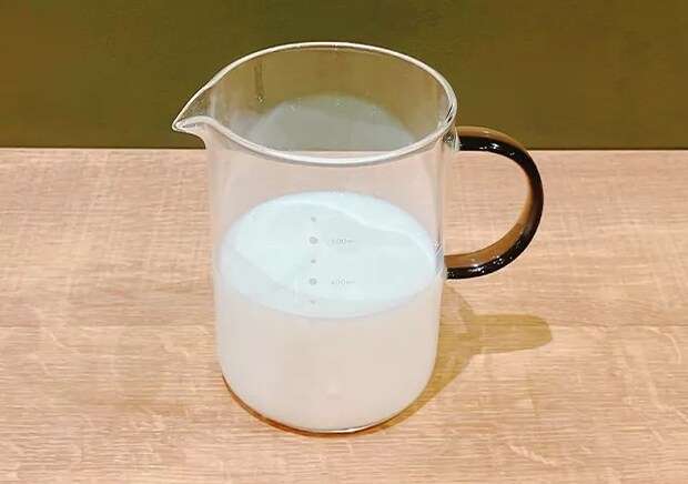 牛乳（撮影：grape編集部）