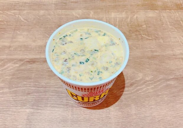 カップ麵（撮影：grape編集部）