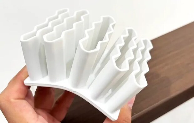 セリア『ステーショナリースタンド』の写真（撮影：キジカク）