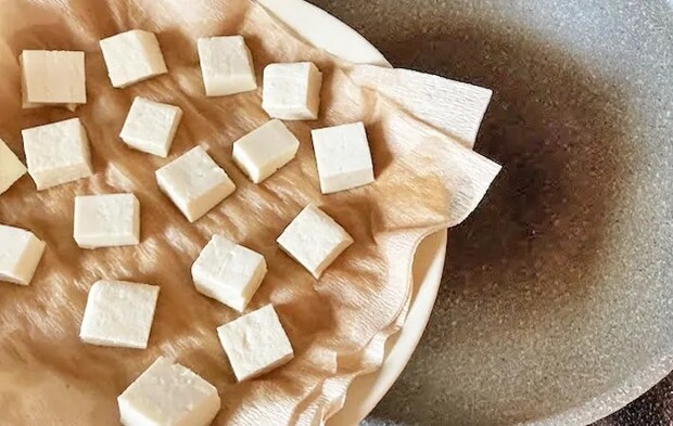 『レンジで豆腐の水切り』をした写真（撮影：エニママ）