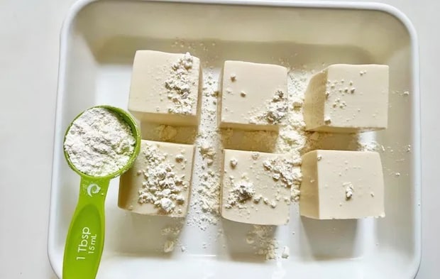 『豆腐ステーキ』を作る写真（撮影：エニママ）