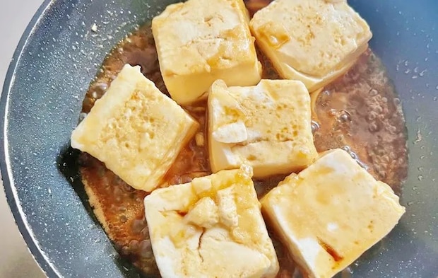 『豆腐ステーキ』を作る写真（撮影：エニママ）