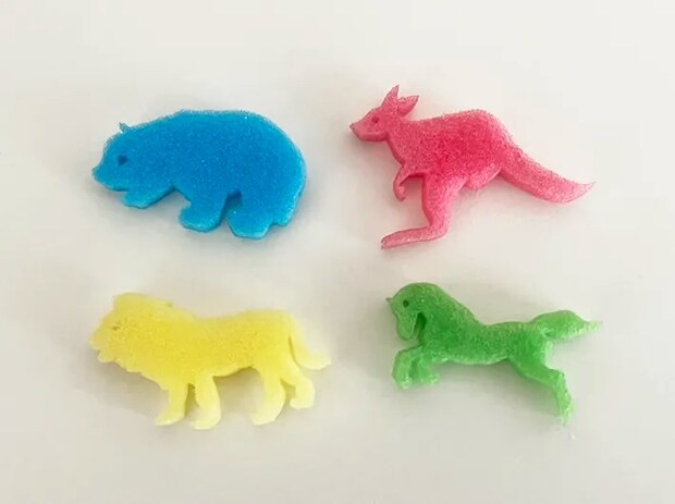 ダイソー『水で変身！魔法のカプセル』の写真（撮影：grape編集部）