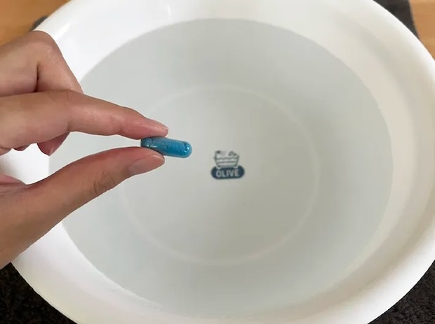 ダイソー『水で変身！魔法のカプセル』の写真（撮影：grape編集部）