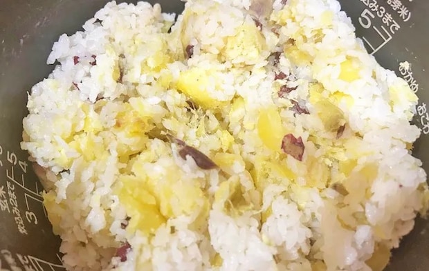 『さつまいもごはん』を作る写真（撮影：エニママ）