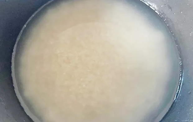 『さつまいもごはん』を作る写真（撮影：エニママ）