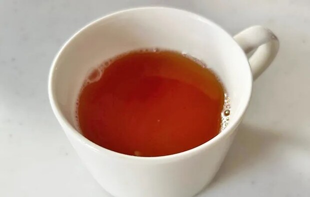 『油そば　チキぽん』を作る写真（撮影：エニママ）