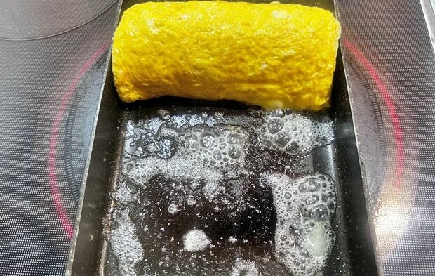 『オムライス風の玉子焼き』を作る写真（撮影：エニママ）