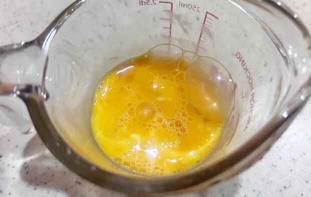 『オムライス風の玉子焼き』を作る写真（撮影：エニママ）