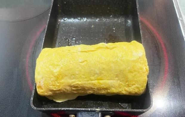 『オムライス風の玉子焼き』を作る写真（撮影：エニママ）