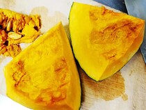 焼いたカボチャと『スーパーカップ』で…家族もびっくりの大胆スイーツ！