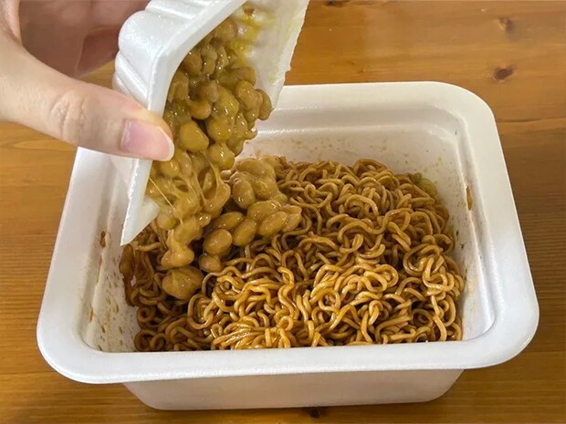 焼きそばの写真（撮影：grape編集部）