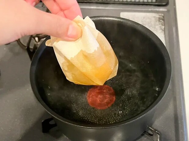 ポーチドエッグ作りの手順写真（撮影：grape編集部）