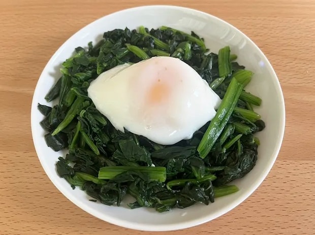 ポーチドエッグ作りの手順写真（撮影：grape編集部）