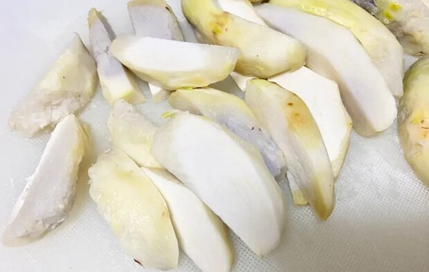 『フライド里芋』を作る写真（撮影：エニママ）