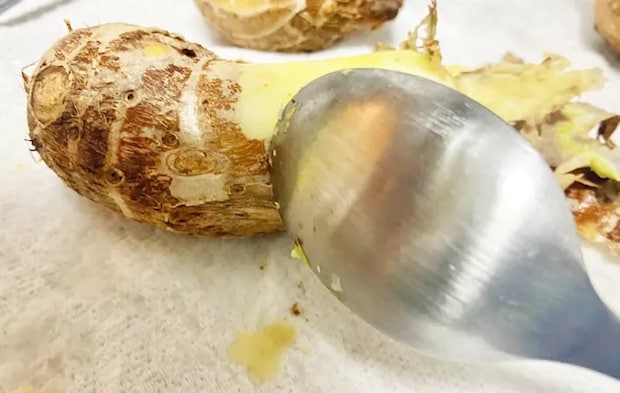 『フライド里芋』を作る写真（撮影：エニママ）