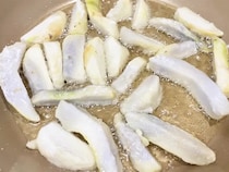 里芋が化けた！　レンチンして切った後に…？「息子がずっと食べてる」【マンネリ打破レシピ】