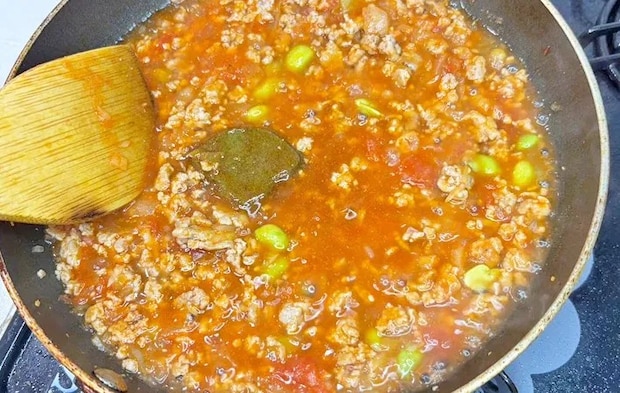 『パイの実キーマカレー』を作る写真（撮影：キジカク）