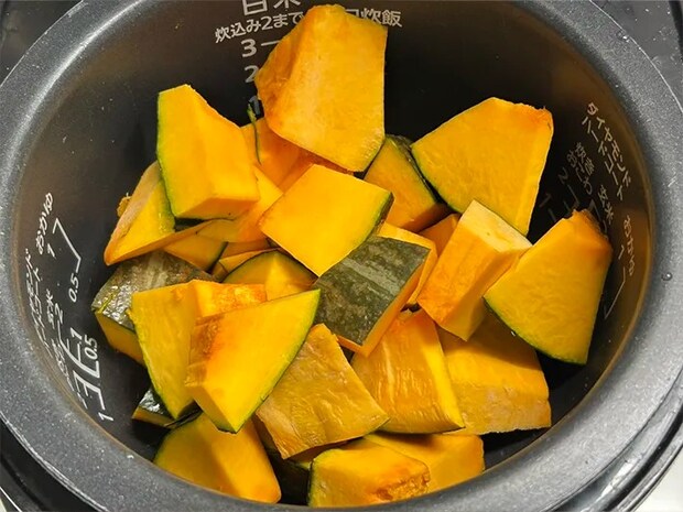 『かぼちゃのうま塩バター』を作る写真（撮影：grape編集部）