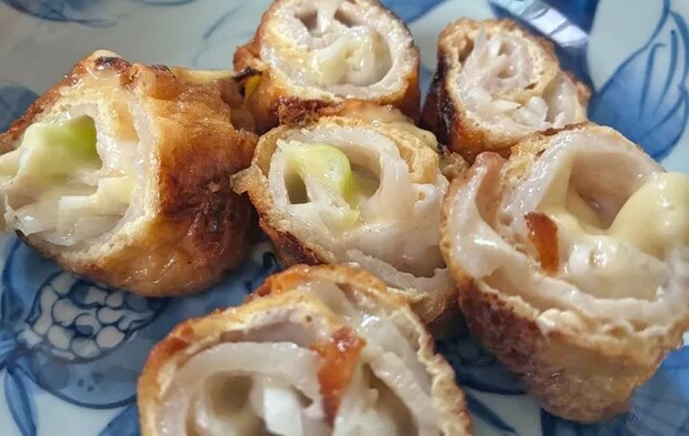 『豚バラ油揚げのチーズ巻き』の完成写真（撮影：エニママ）