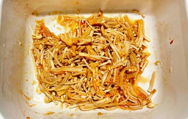 温めて調味料を混ぜ合わせた写真