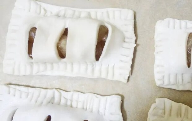 『りんご酢アップルパイ』を作る写真（撮影：エニママ）