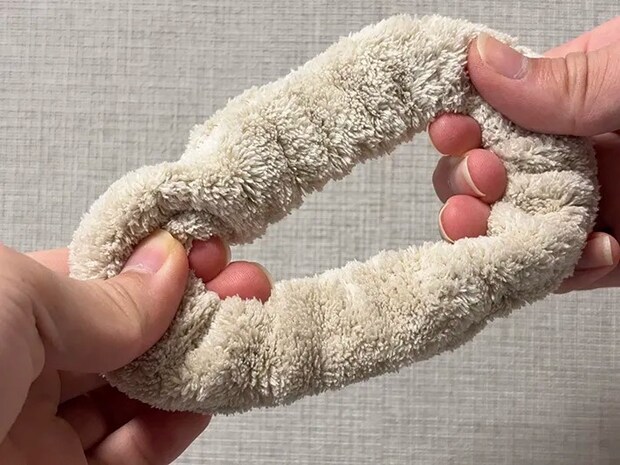 『傘用吸水シュシュ』の画像（撮影：grape編集部）