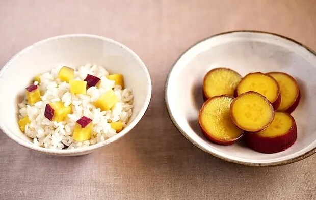 『サツマイモご飯とサツマイモの煮物』の写真（撮影：小泉明代）