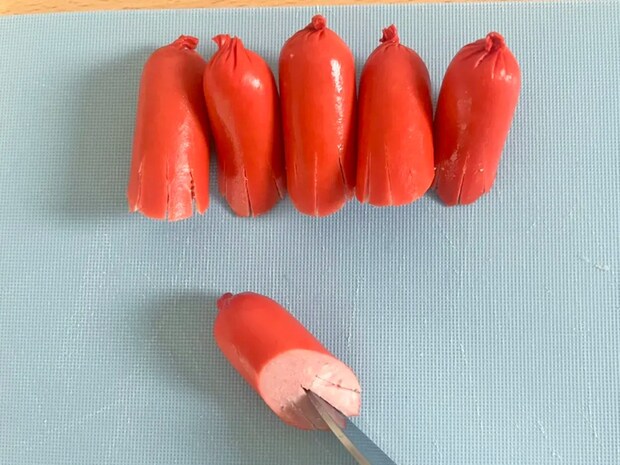 ハロウィン弁当におすすめ！　赤ウインナーで作る『おばけウインナー』がかわいすぎる