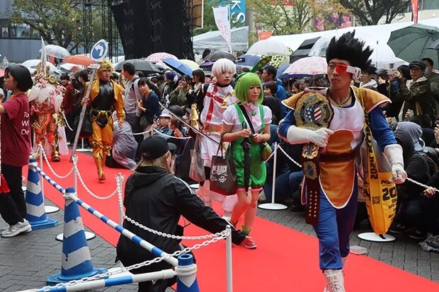 『池袋ハロウィンコスプレフェス2025』の参加者の写真（撮影：grape編集部）