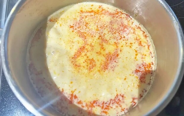 『麻婆豆腐の素で担々麵』を作る写真（撮影：エニママ）