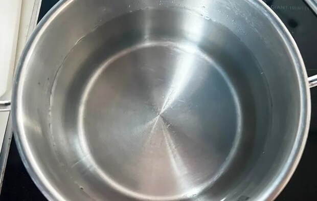 『麻婆豆腐の素で担々麵』を作る写真（撮影：エニママ）