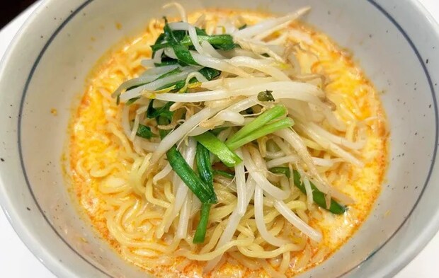 『麻婆豆腐の素で担々麵』の完成写真（撮影：エニママ）