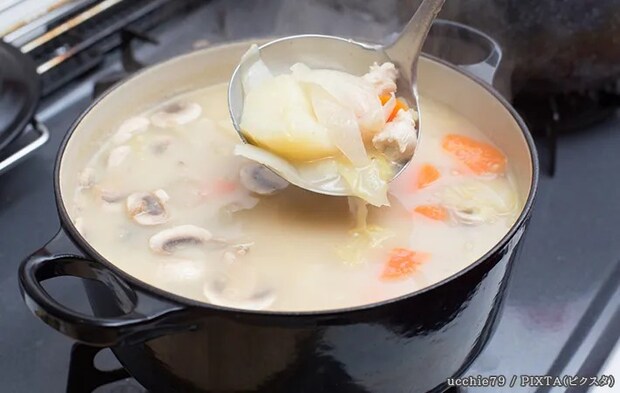 シチューを作る写真