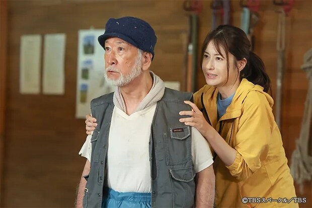 『ザ・ロイヤルファミリー』に出演する松本若菜さんが写る場面写真