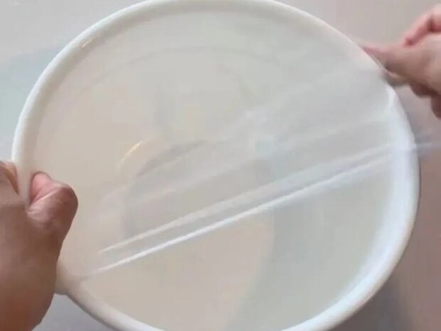 排水口ネットを掃除に使うと？　意外な効果に「便利すぎ」「真似したい」