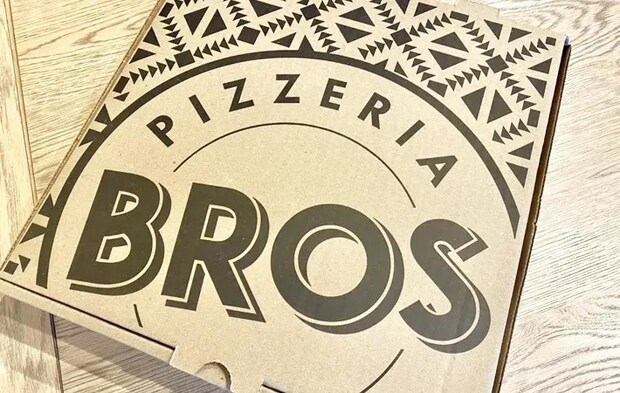 『PIZZERIA BROSの箱』の写真（撮影：キジカク）