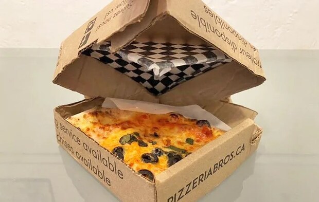 『ピザの箱で持ち帰りBOXを作る方法』の写真（撮影：キジカク）