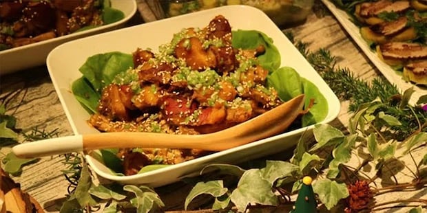 『サツマイモと手羽先のコチュジャン煮』の写真