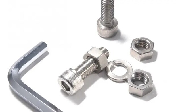 ネジと六角レンチ