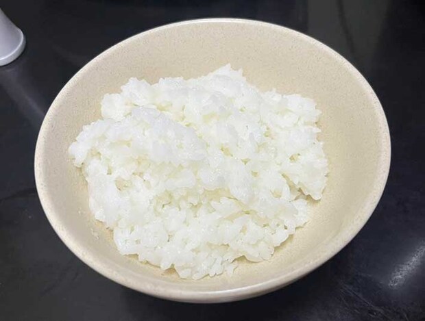 炊き立てのカルローズ米（撮影：grape編集部）