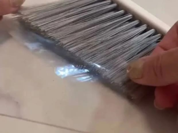 義母も絶賛の掃除術！　床に落ちた髪の毛は…　「なるほど」「今日から実践」