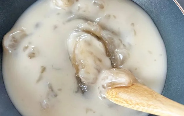 『麦茶でわらび餅』を作る写真（撮影：エニママ）