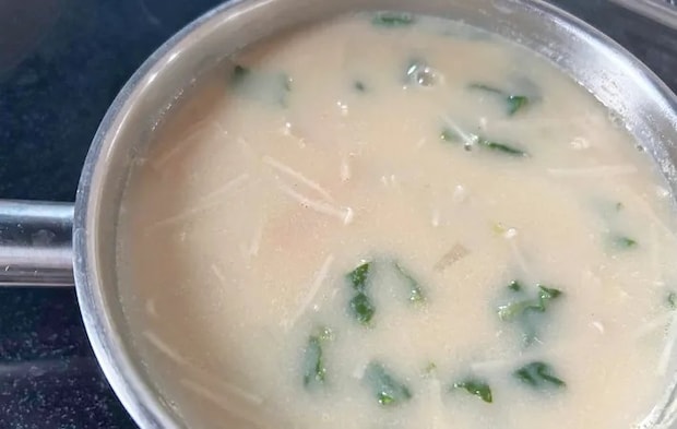 『豆乳味噌汁』を作る写真（撮影：エニママ）