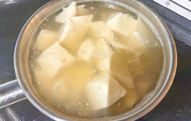 豆腐を入れた写真（撮影：エニママ）