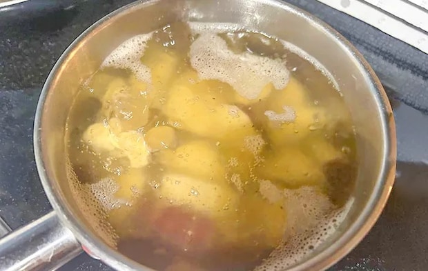 サツマイモを入れた写真（撮影：エニママ）