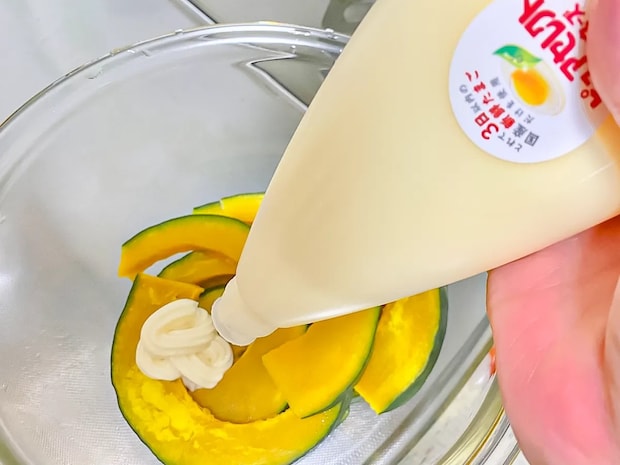 家にカボチャがあったら絶対作って！　レンチンだけで絶品『かぼちゃのマヨチーズ和え』