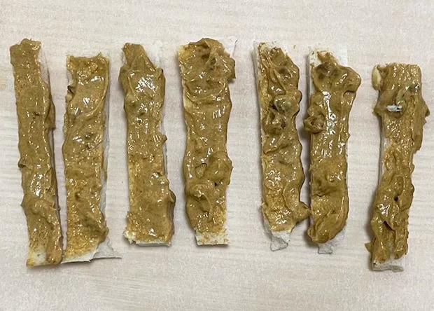 カレーマヨネーズを塗った食パンの写真（撮影：grape編集部）