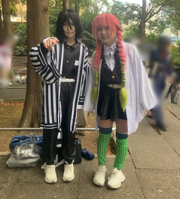 伊黒小芭内と甘露寺蜜璃のコスプレの写真（撮影：grape編集部）