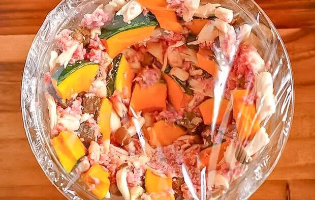 キーマカレーを作る写真（撮影：小泉明代）